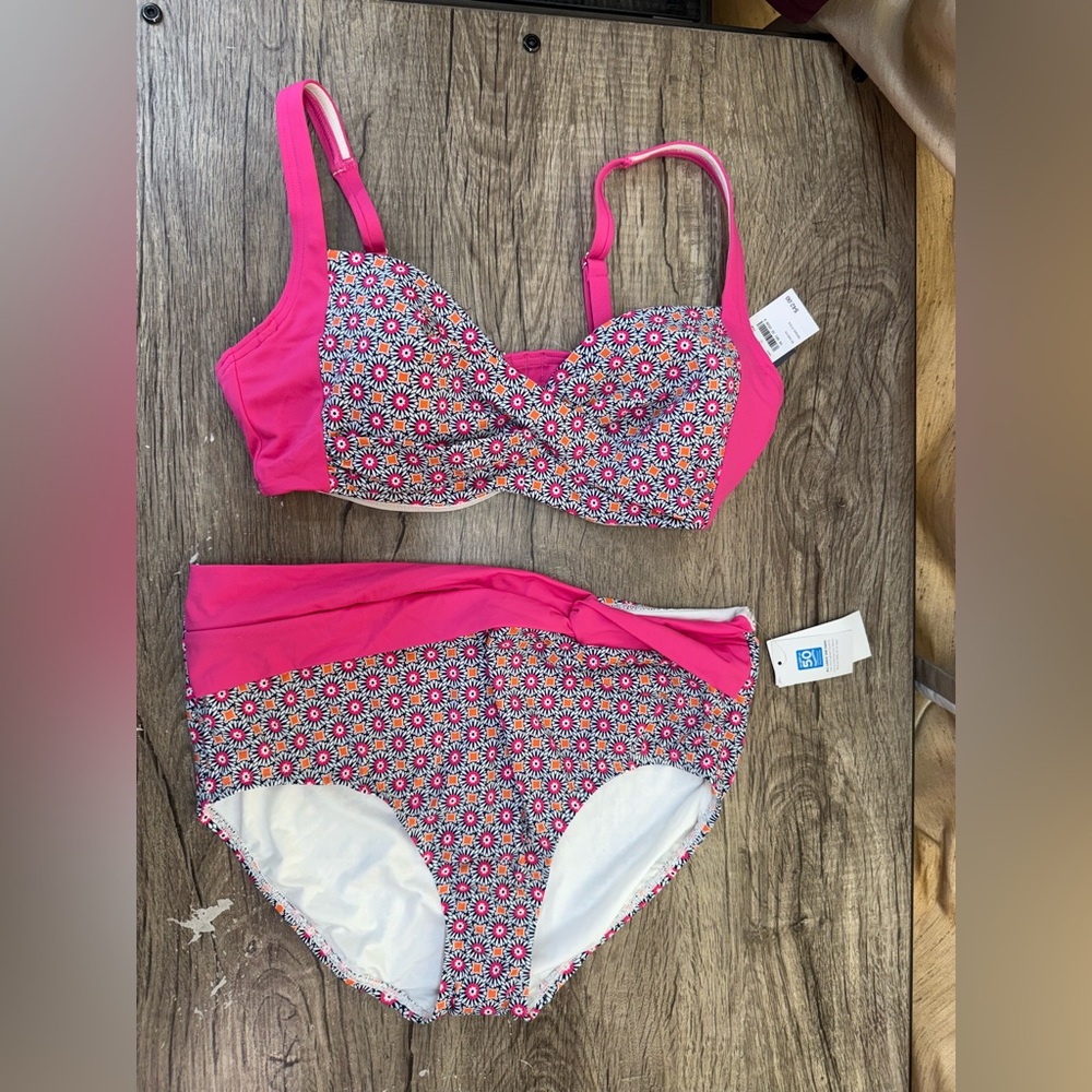 Lands' End Women's UPF 50 Full Coverage High Waist Twist-Front Bikini - Picture 4 of 5